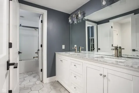 8641 Fawn Lake Circle Indianapolis IN 46278