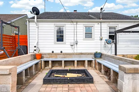 2327 Gilmore Street Columbus IN 47201