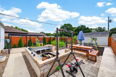 2327 Gilmore Street Columbus IN 47201