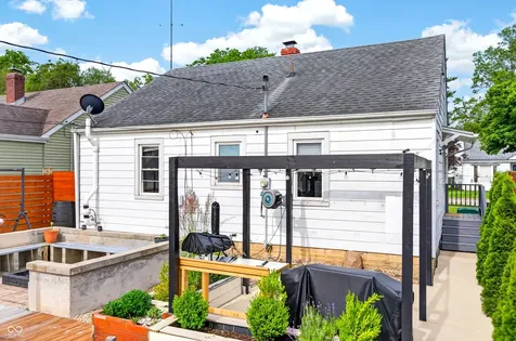 2327 Gilmore Street Columbus IN 47201