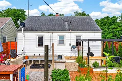 2327 Gilmore Street Columbus IN 47201