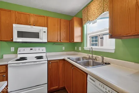 6350 W Chelmsford Drive Mccordsville IN 46055