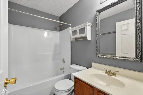 6350 W Chelmsford Drive Mccordsville IN 46055