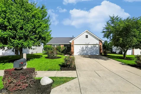 6904 N Laredo Drive Mccordsville IN 46055