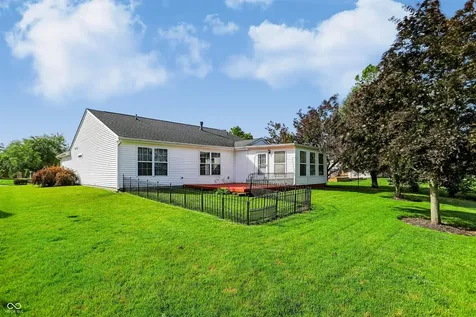 6904 N Laredo Drive Mccordsville IN 46055