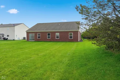 2024 Autumn Faith Way Avon IN 46123