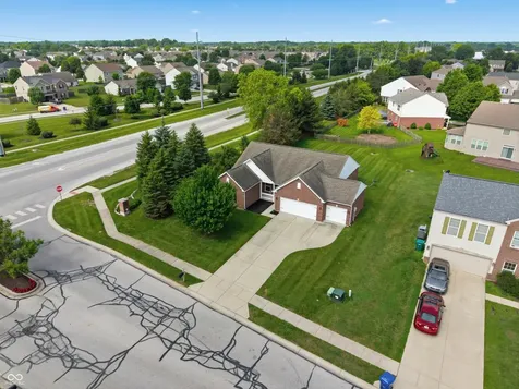 2024 Autumn Faith Way Avon IN 46123