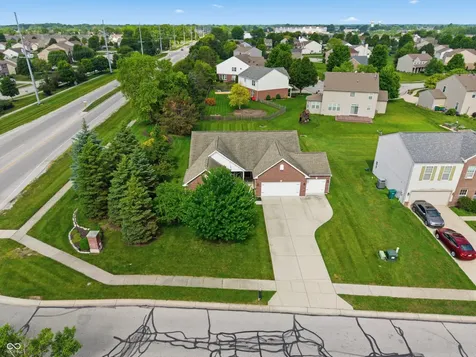 2024 Autumn Faith Way Avon IN 46123