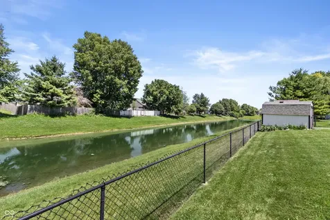 6618 Smithfield Drive Indianapolis IN 46237