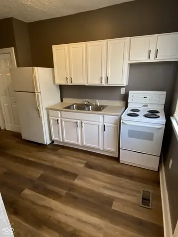 4212 E Washington Street Indianapolis IN 46201
