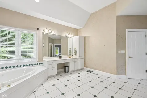 12069 Bayhill Drive Carmel IN 46033