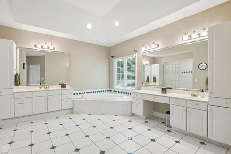 12069 Bayhill Drive Carmel IN 46033