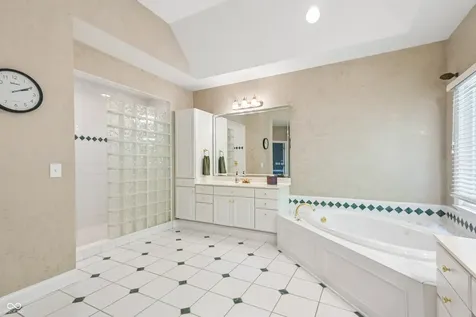 12069 Bayhill Drive Carmel IN 46033