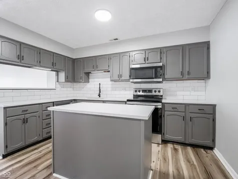 5348 Bay Harbor Drive Indianapolis IN 46254