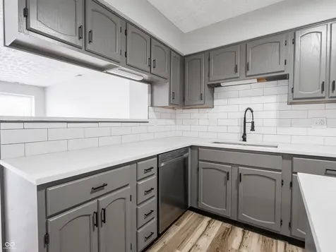 5348 Bay Harbor Drive Indianapolis IN 46254
