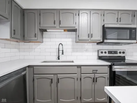 5348 Bay Harbor Drive Indianapolis IN 46254