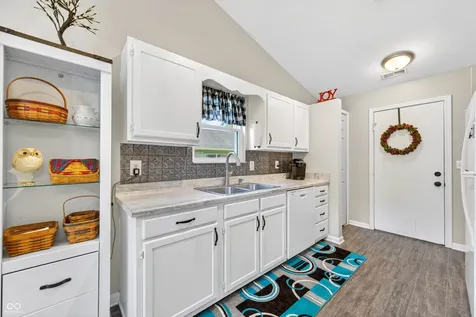 7373 S Woodruff Lane Nineveh IN 46164