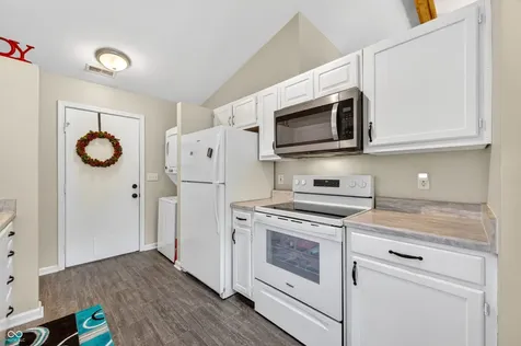 7373 S Woodruff Lane Nineveh IN 46164