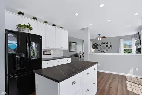 5517 W Stoneview Trail Mccordsville IN 46055