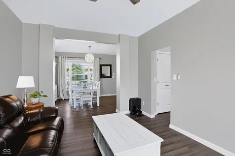 5517 W Stoneview Trail Mccordsville IN 46055