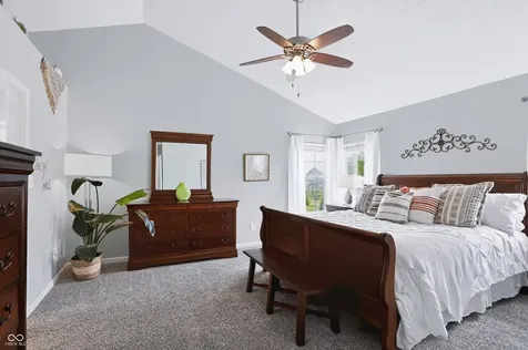5517 W Stoneview Trail Mccordsville IN 46055