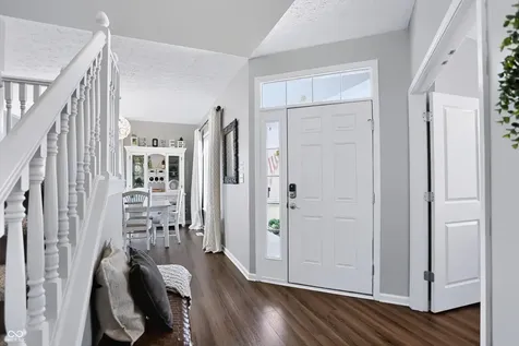 5517 W Stoneview Trail Mccordsville IN 46055