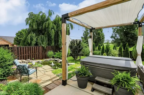 5517 W Stoneview Trail Mccordsville IN 46055