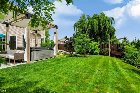 5517 W Stoneview Trail Mccordsville IN 46055