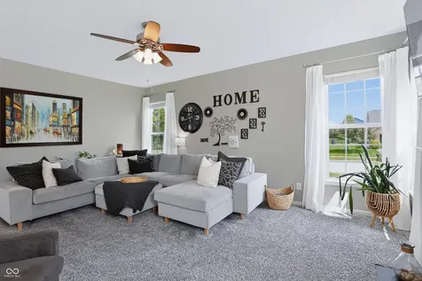 5517 W Stoneview Trail Mccordsville IN 46055
