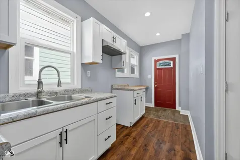 1052 W 35th Street Indianapolis IN 46208