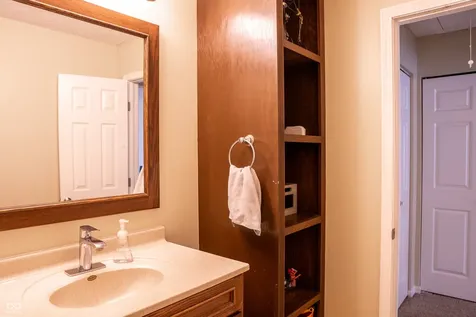 7862 Hunters Path Indianapolis IN 46214