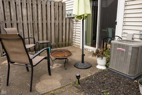 7862 Hunters Path Indianapolis IN 46214