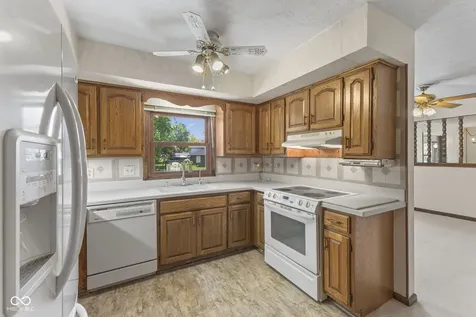869 Briarwood Drive Greenwood IN 46142