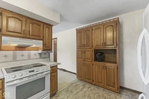 869 Briarwood Drive Greenwood IN 46142
