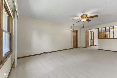 869 Briarwood Drive Greenwood IN 46142