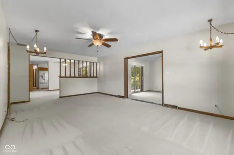 869 Briarwood Drive Greenwood IN 46142