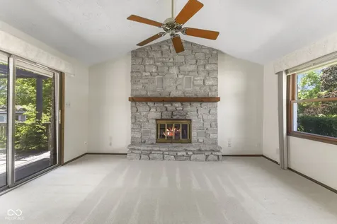 869 Briarwood Drive Greenwood IN 46142