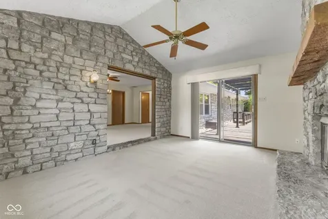 869 Briarwood Drive Greenwood IN 46142