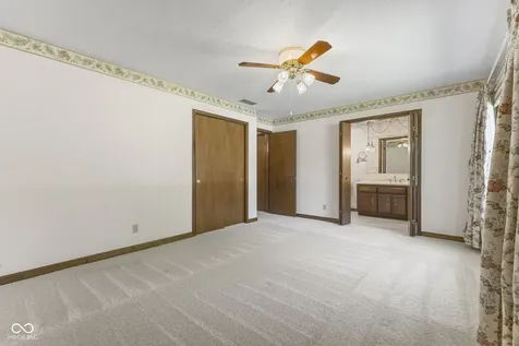 869 Briarwood Drive Greenwood IN 46142