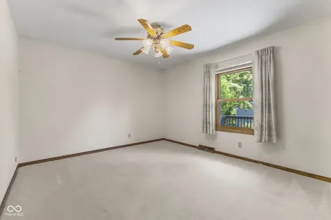 869 Briarwood Drive Greenwood IN 46142