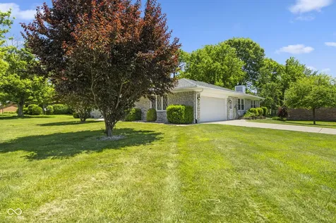 869 Briarwood Drive Greenwood IN 46142