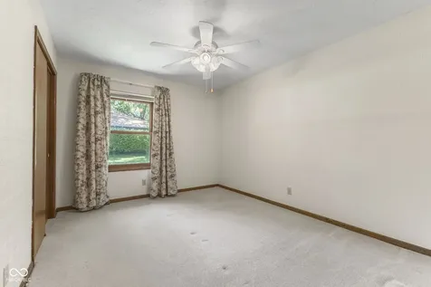 869 Briarwood Drive Greenwood IN 46142