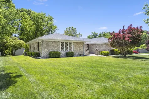 869 Briarwood Drive Greenwood IN 46142