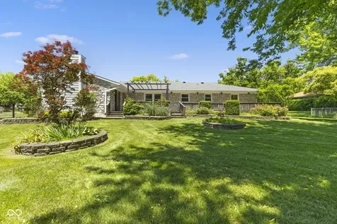 869 Briarwood Drive Greenwood IN 46142