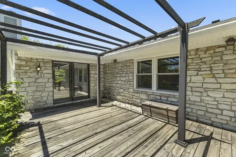 869 Briarwood Drive Greenwood IN 46142