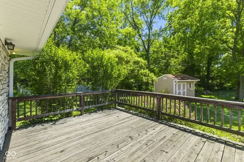 869 Briarwood Drive Greenwood IN 46142