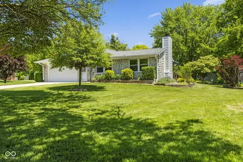 869 Briarwood Drive Greenwood IN 46142