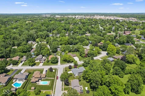 869 Briarwood Drive Greenwood IN 46142