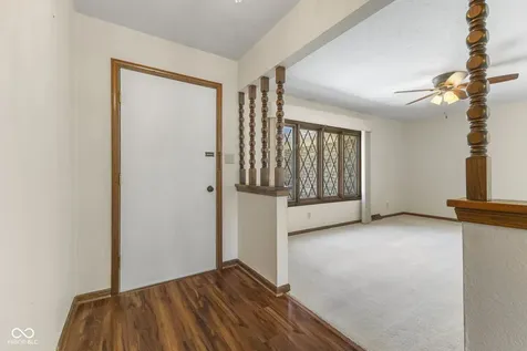 869 Briarwood Drive Greenwood IN 46142