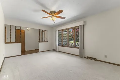 869 Briarwood Drive Greenwood IN 46142